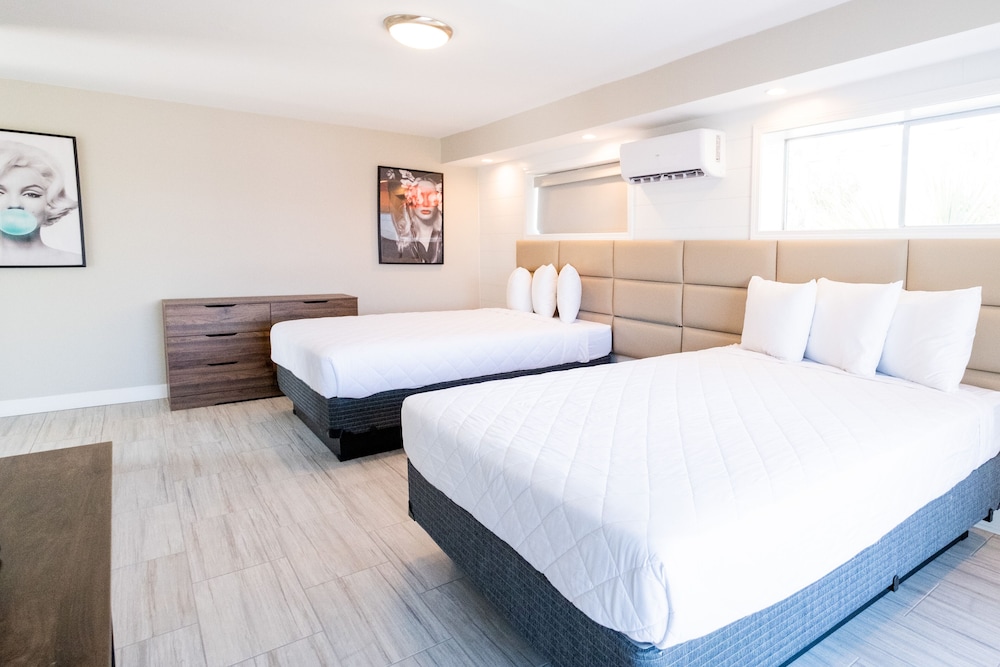 Deluxe Suite, 3 Bedrooms, Kitchen