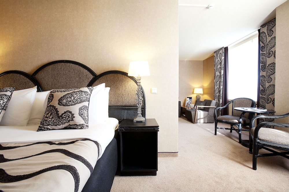 Family Suite, 1 King Bed with Sofa bed photo 1