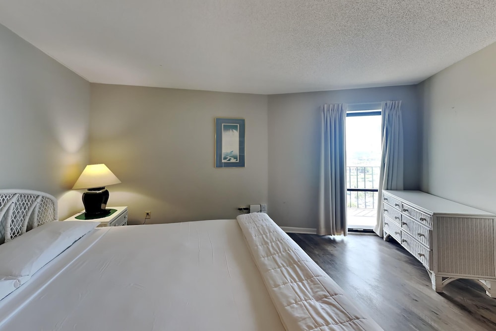 Condo, Multiple Beds, Balcony, Ocean View (T2 1005 - No Pets)