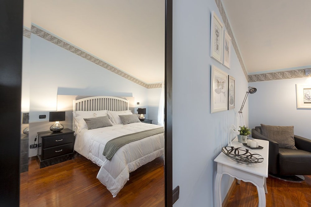 Deluxe Double or Twin Room photo 3