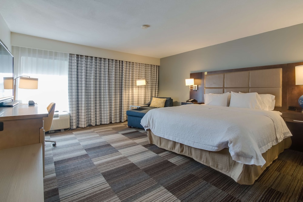 Room, 1 King Bed, Non Smoking - Photo 3