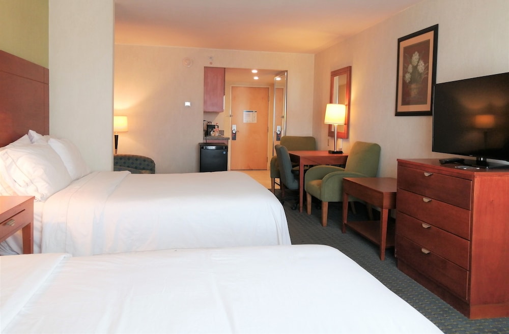 Suite, 2 Queen Beds - Photo 1