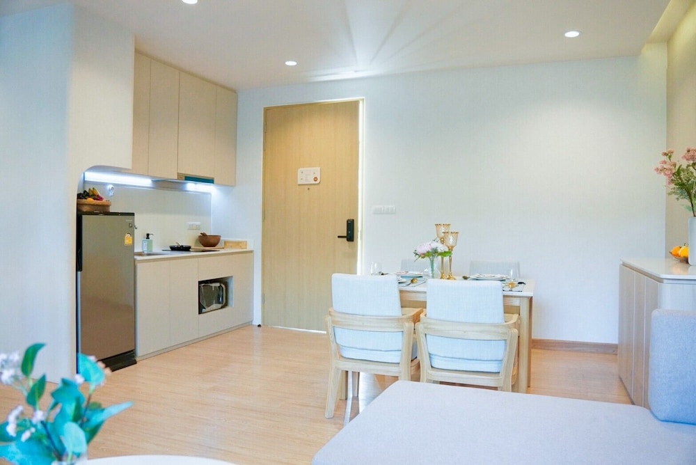 Corner Executive Suite photo 3