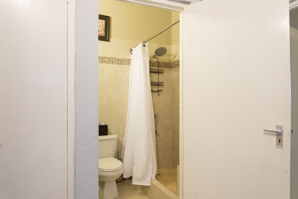 Superior Apartment, 2 Queen Beds, Patio, City View photo 2
