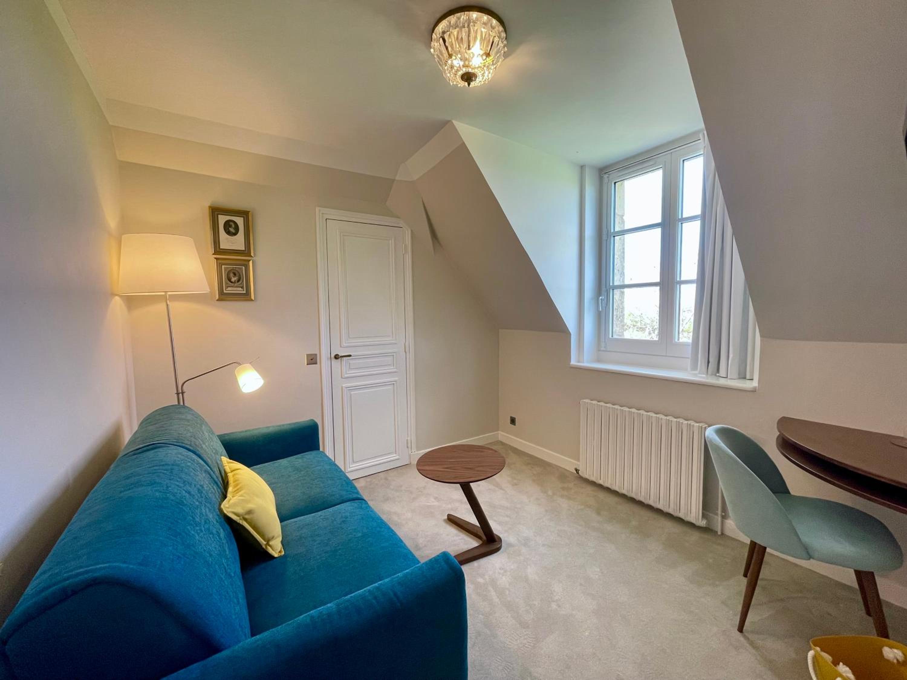 Family Room - Photo 6