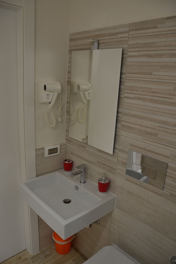 Deluxe Triple Room, Multiple Beds, City View (Torre di Ligny) photo 3
