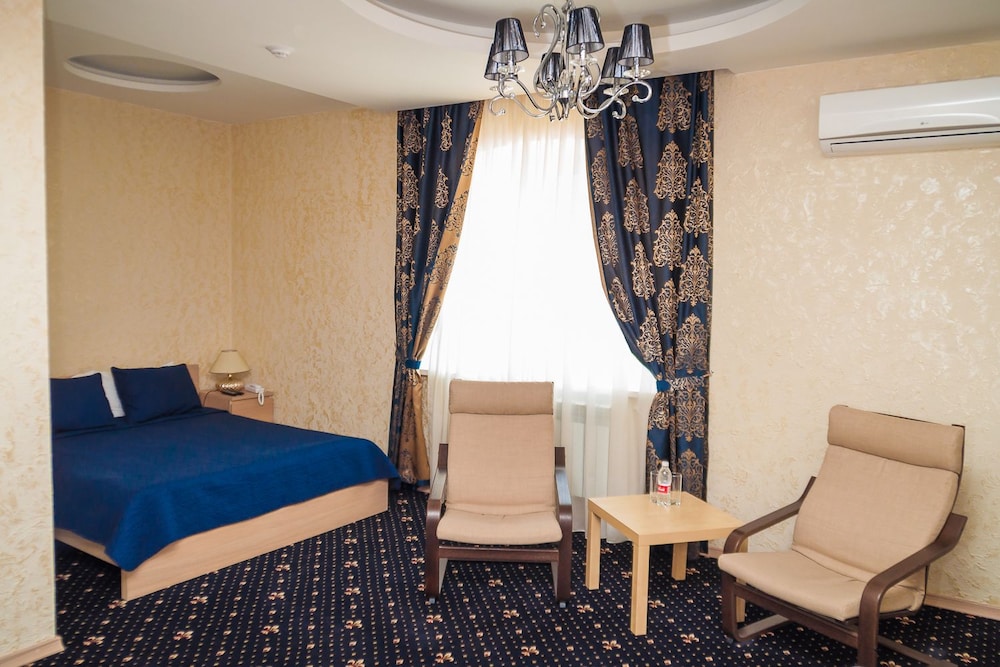 Superior Double Room Single Use, Mixed Dorm, Executive Level photo 2