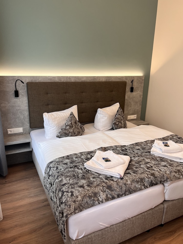 Basic Double or Twin Room photo 3