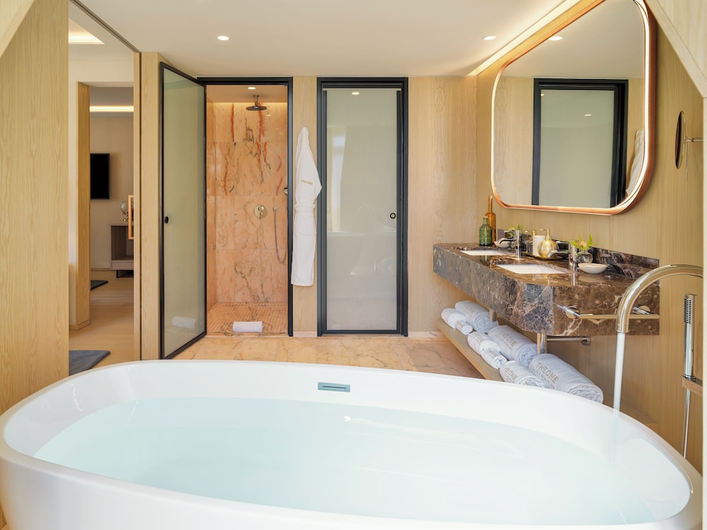Signature Suite (Garden) - Photo 13