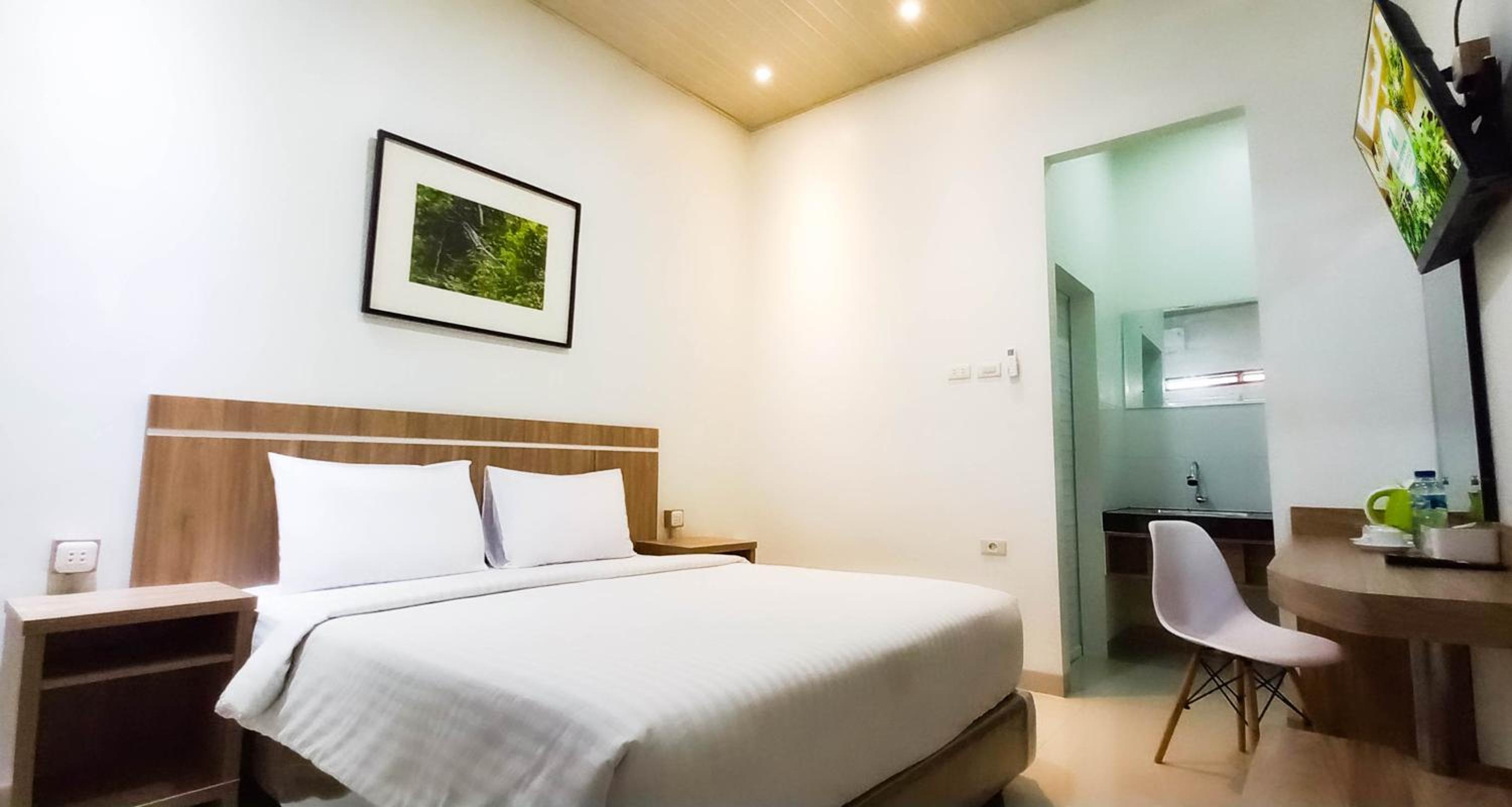 Deluxe Room - Photo 7