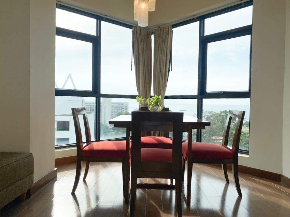 Suite Room - Photo 19