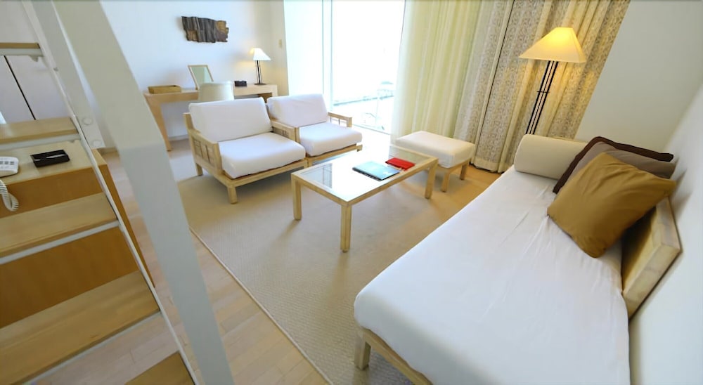Twin Room (with Loft) thumbnail 5