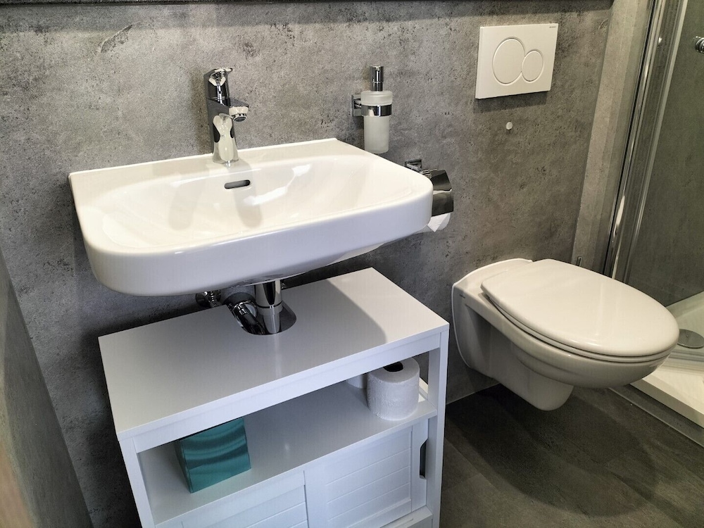 Double Room - Photo 6