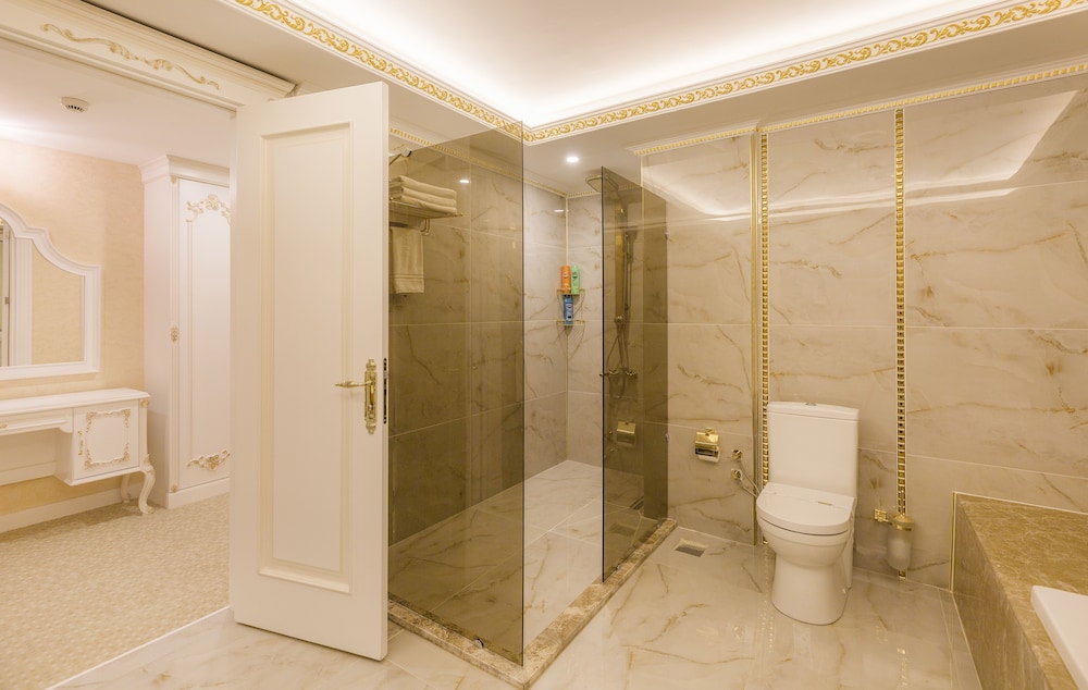 Royal Suite photo 3