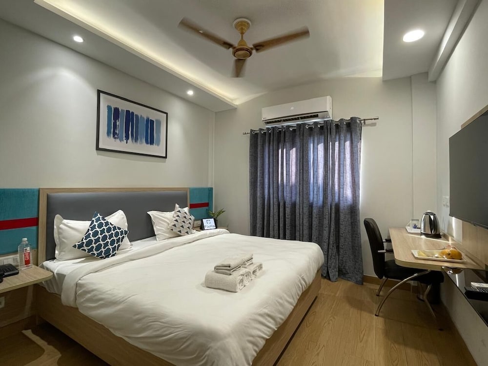 Deluxe Room, City View