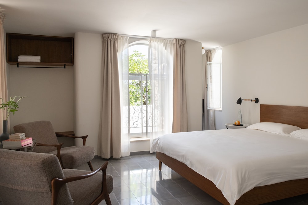 Deluxe Suite, Balcony, Mountain View photo 2