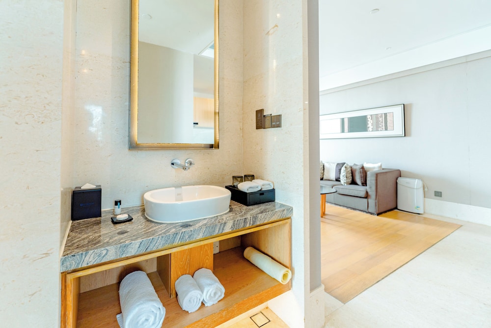 Superior Two-Bedroom Suite photo 3