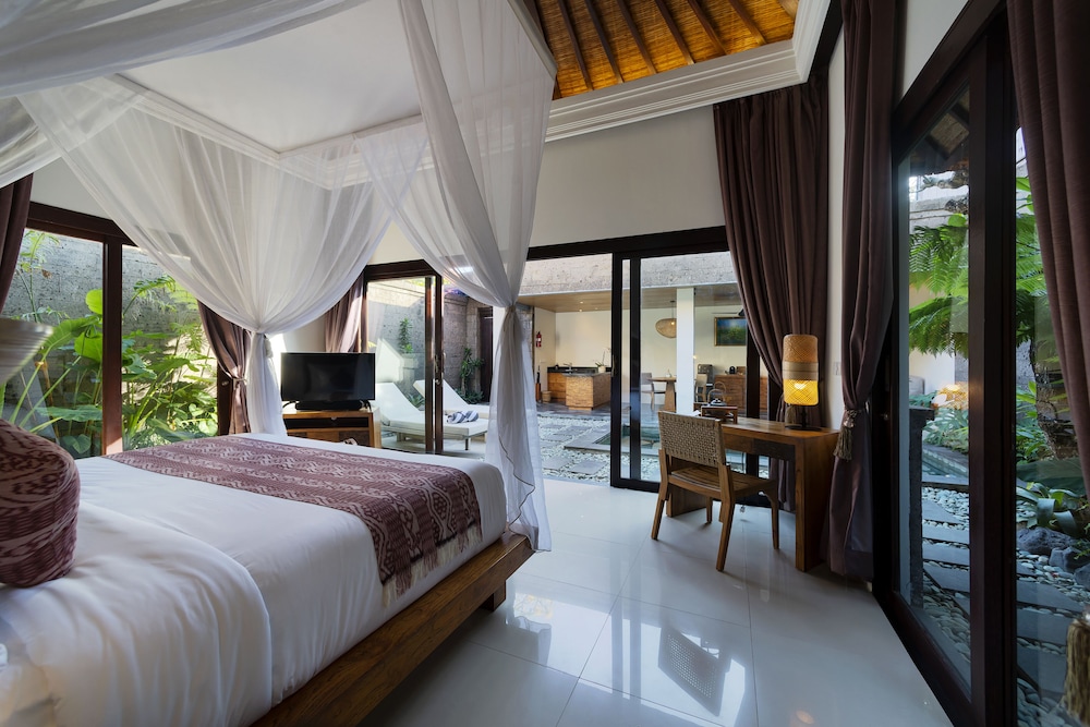 One-Bedroom Villa with Private Pool - King Bed - Photo 1