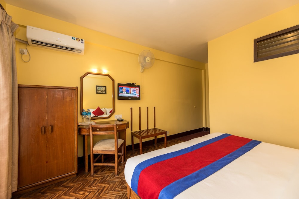 Deluxe Double or Twin Room - Photo 10