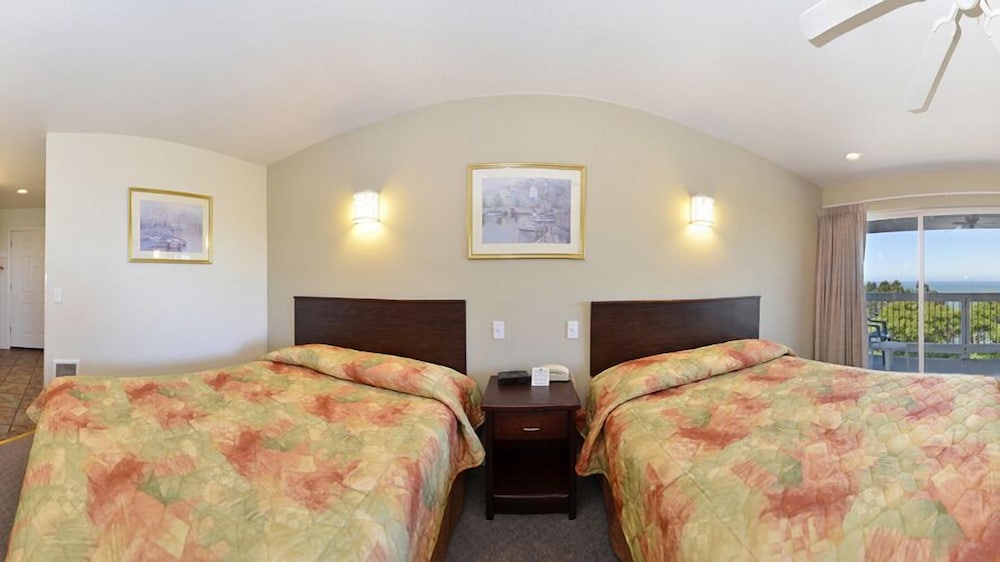 Room, 2 Queen Beds, Non Smoking - Photo 2