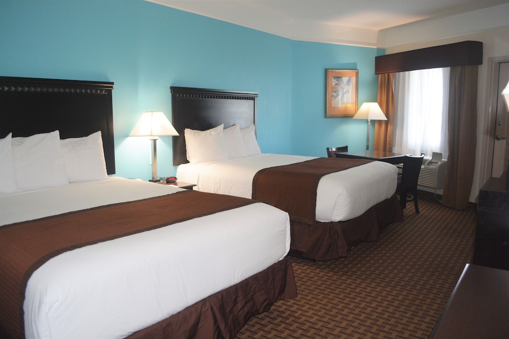 Standard Room, 2 Queen Beds, Ocean View - Photo 6