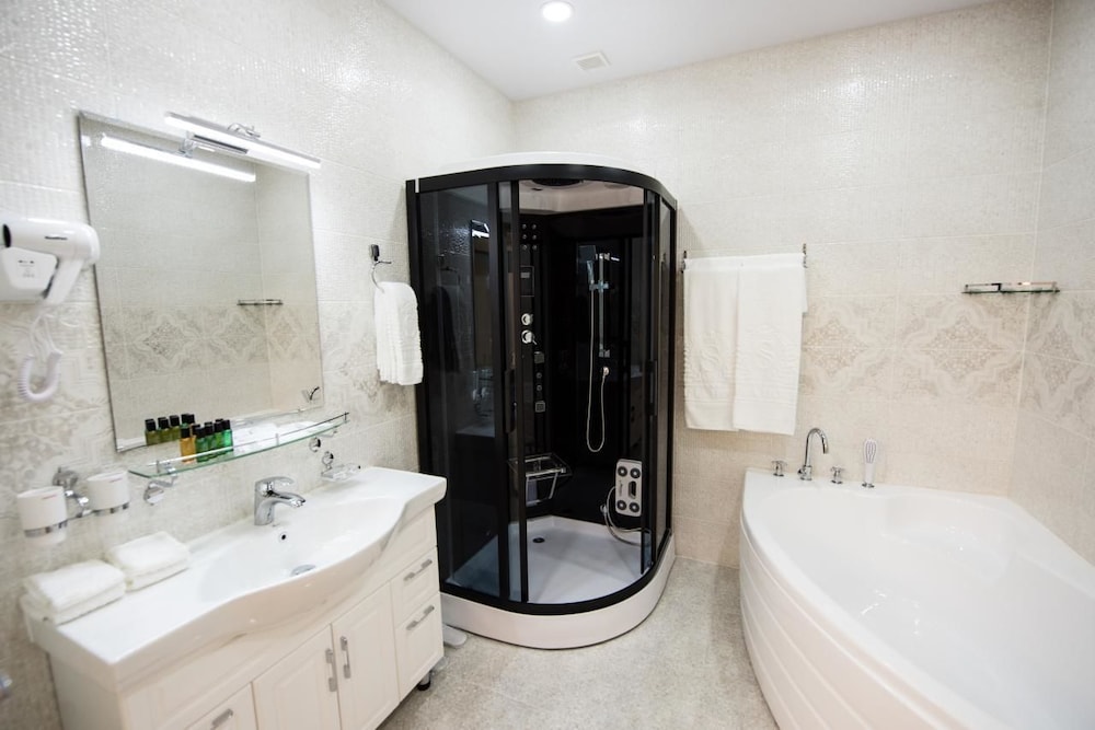 Executive Room - Photo 5
