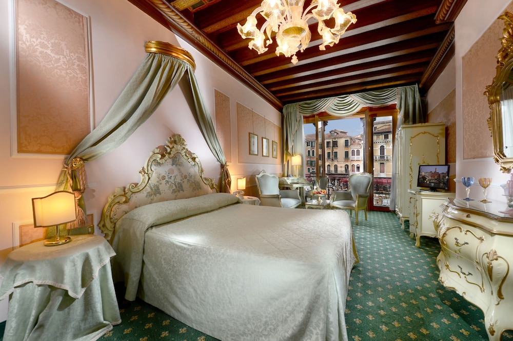 Junior Suite, Balcony (Honeymoon) thumbnail 5