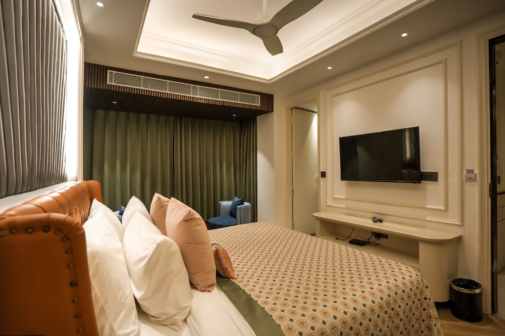 Luxury Room - Photo 13