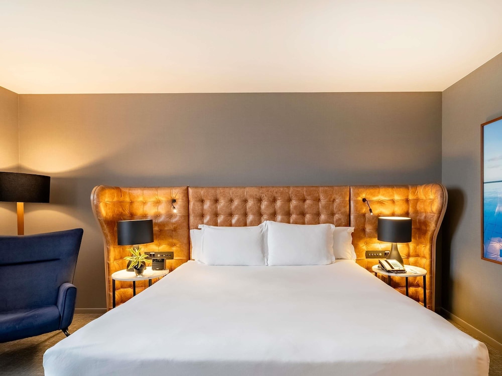 Deluxe Premium Room, 1 King Bed, High-floor