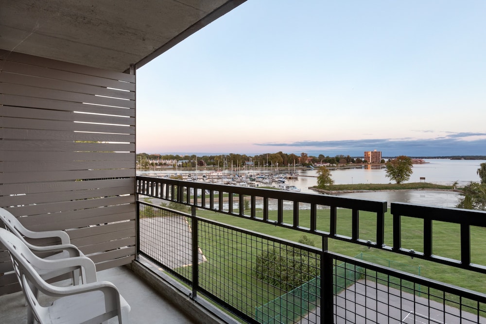 Room, 2 Queen Beds, Non Smoking (Water View) - Photo 3