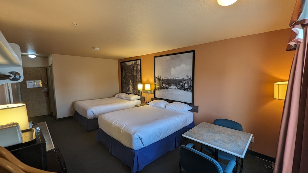 Room, 2 Queen Beds, Non Smoking - Photo 2