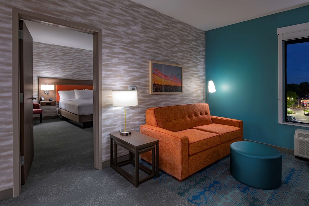 Suite, 1 King Bed, Accessible (Hearing) - Photo 1