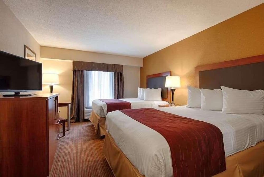 Room, 2 Double Beds, Non Smoking - Photo 6