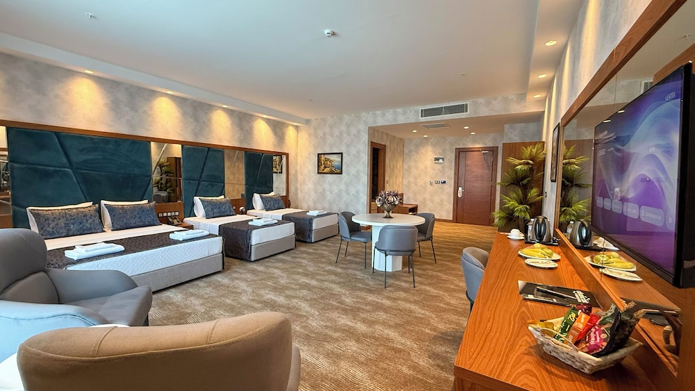 Family Suite, City View photo 1