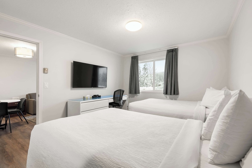 Suite, 2 Queen Beds, Non Smoking, Kitchen (Full Kitchen) - Photo 3