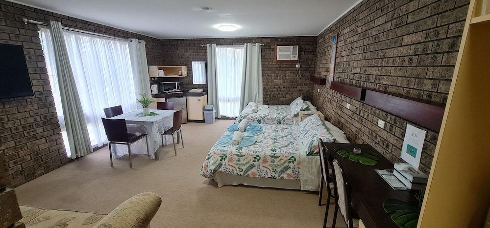 Family Twin Room, 2 Double Beds (First floor) photo 3