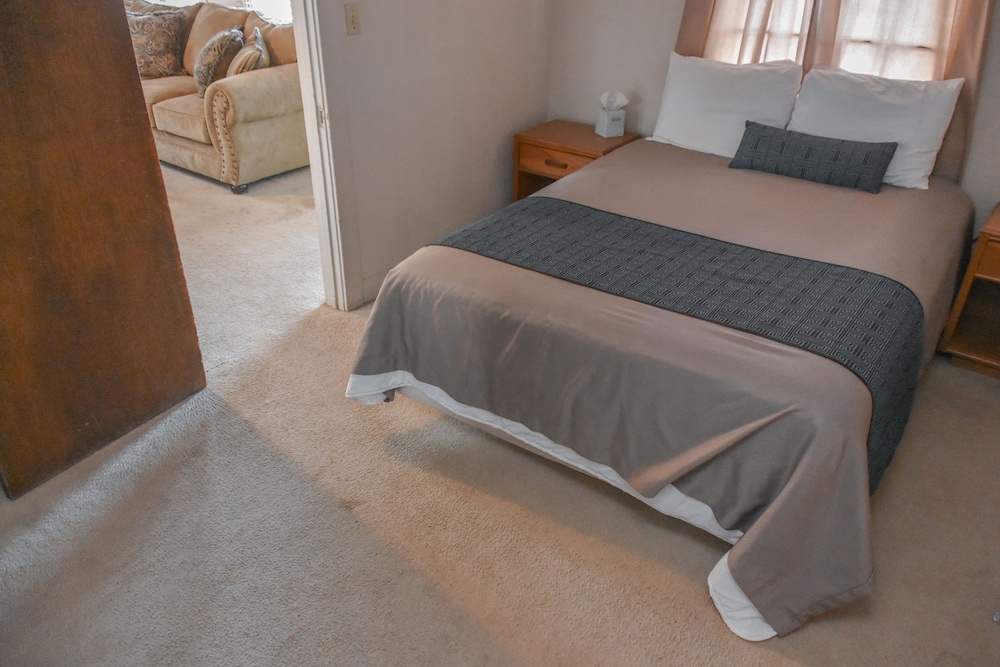 Family Cottage, 2 Bedrooms, Refrigerator, Mountain View photo 3