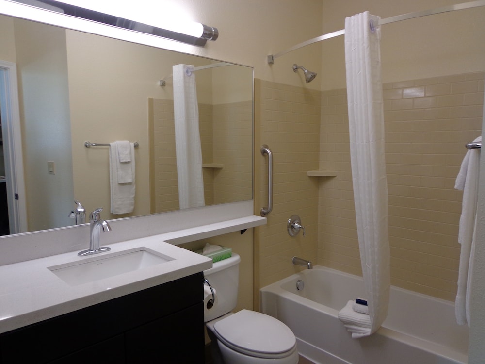 Suite, 1 Bedroom (1 Queen Bed) photo 2
