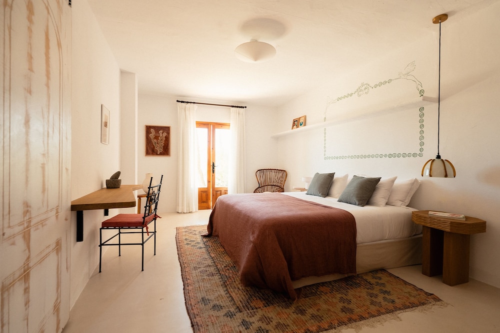 Suite (Hibiscus) photo 3