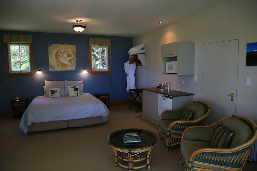 Standard Studio, Non Smoking, Kitchenette (Kingfisher Suite) photo 2