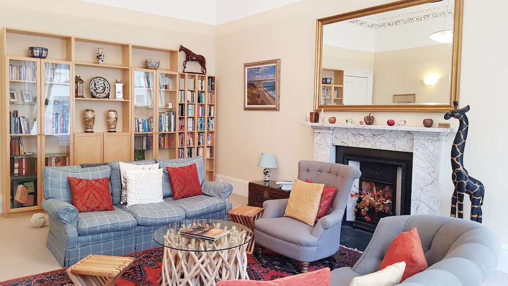 Luxury Apartment, 2 Bedrooms, City View