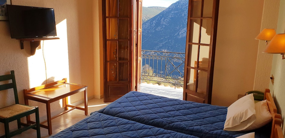 Twin Room, City View photo 2
