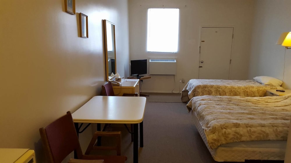 Standard Room, 2 Queen Beds photo 2