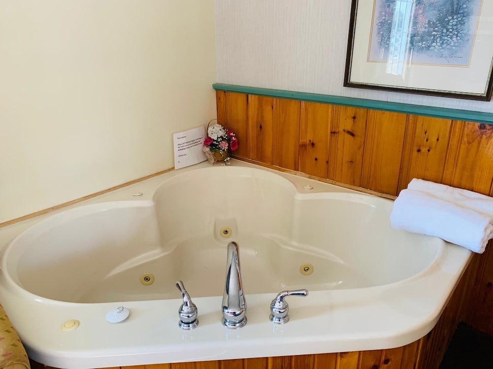 Deluxe Room, 2 Bedrooms (Jacuzzi) photo 2