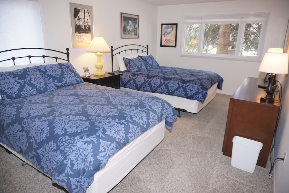 Condo, 2 Bedrooms