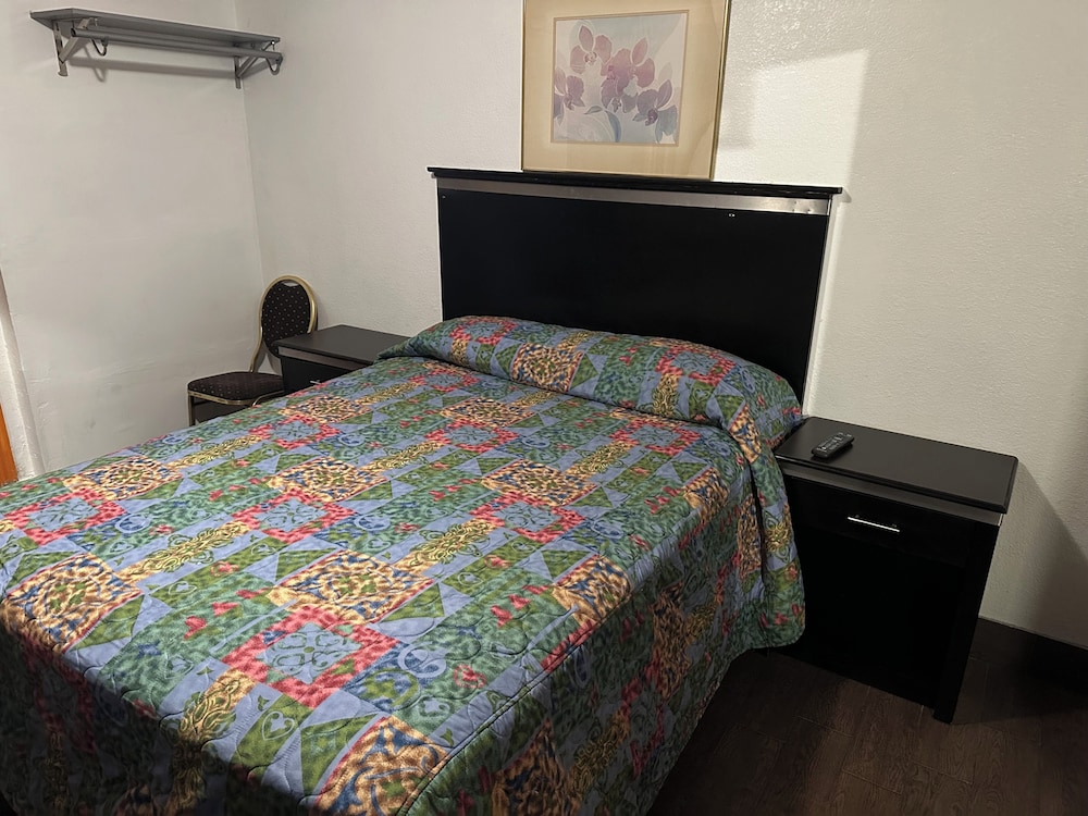 Basic Double Room photo 1