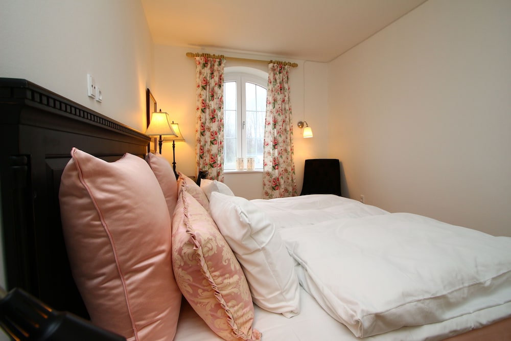 Economy Double Room, Annex Building photo 3