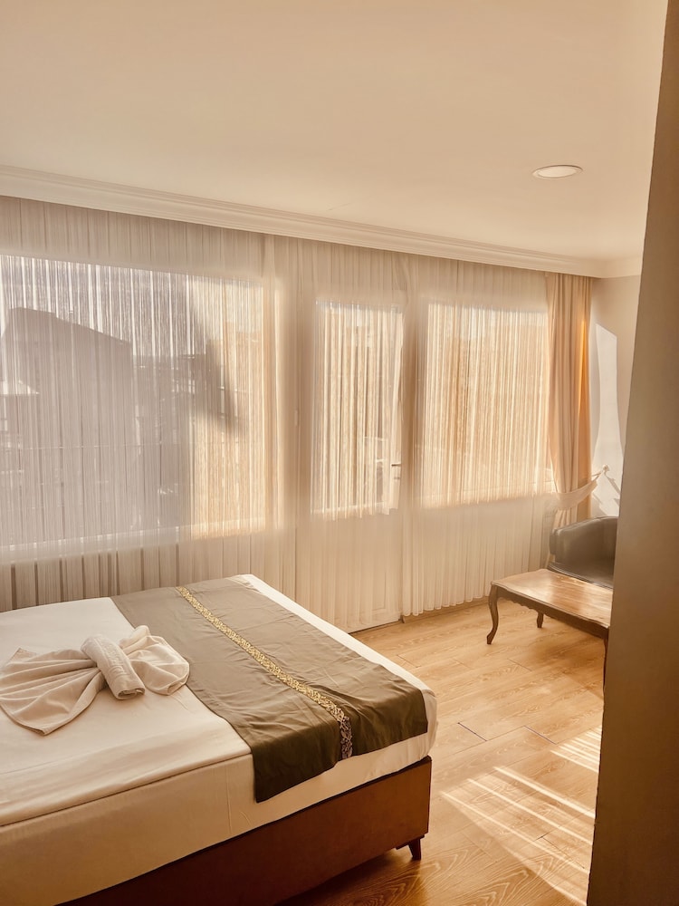 Standard Double or Twin Room photo 2