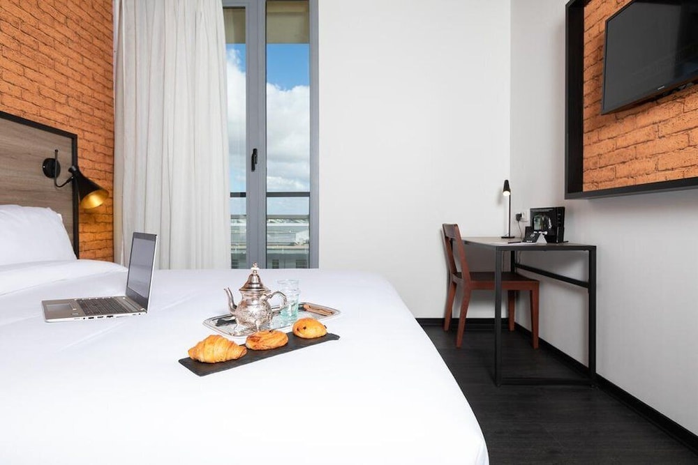 Double Room With Balcony - Photo 1
