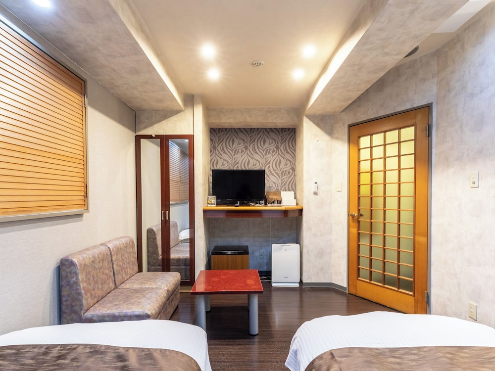 Twin Room, Non Smoking - Photo 10